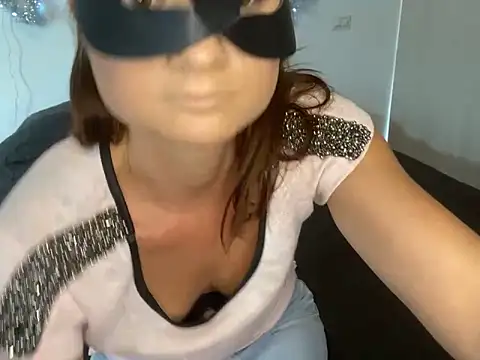 Samira-Summer online show from January 9, 2025, 3:12 pm