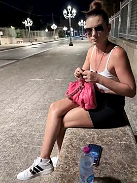 Snapshot of Samira-Summer chatting on August 3, 2026, 6:55 pm Samira-Summer online show from August 3, 2026, 6:55 pm