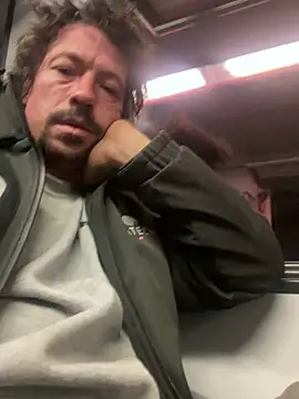 zenzero87 online show from December 19, 2025, 5:20 pm