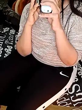 ShadiaStar online show from February 20, 2025, 4:57 pm