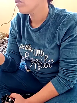 ShadiaStar online show from November 25, 2025, 10:04 am