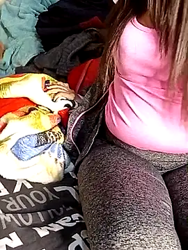 ShadiaStar online show from November 27, 2025, 8:22 pm