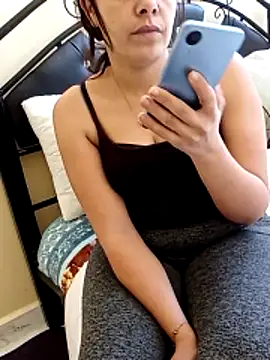 ShadiaStar online show from February 11, 2026, 12:10 pm