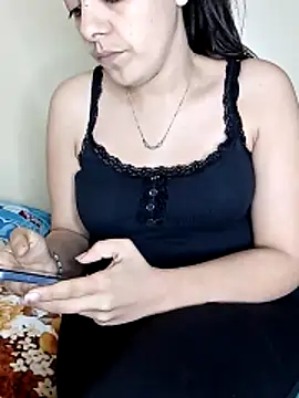 ShadiaStar online show from March 11, 2026, 7:09 pm