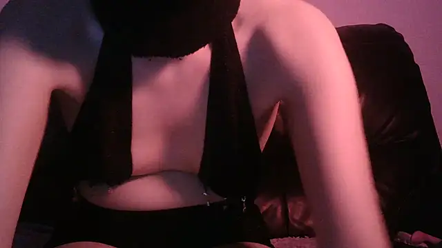 Aleniia10 online show from January 12, 2025, 7:42 pm