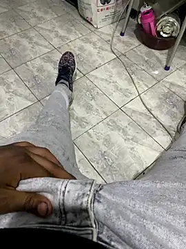 Lahcene online show from December 2, 2025, 7:20 pm