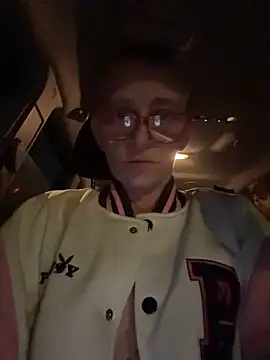 Snapshot of Stonermama666420 chatting on February 1, 2026, 8:13 am Stonermama666420 online show from February 1, 2026, 8:13 am