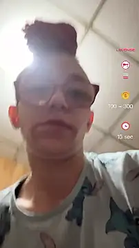 Snapshot of Stonermama666420 chatting on February 12, 2026, 6:58 pm Stonermama666420 online show from February 12, 2026, 6:58 pm