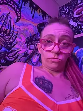 Snapshot of Stonermama666420 chatting on February 14, 2026, 4:31 am Stonermama666420 online show from February 14, 2026, 4:31 am