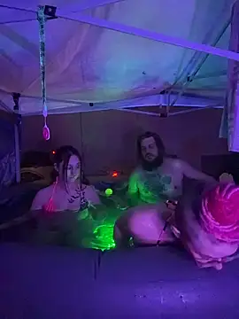 Snapshot of Stonermama666420 chatting on February 16, 2026, 2:51 am Stonermama666420 online show from February 16, 2026, 2:51 am