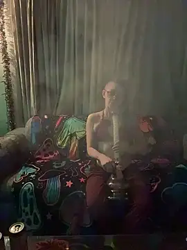 Stonermama666420 online show from April 26, 2026, 3:26 am