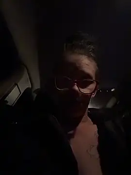 Stonermama666420 online show from May 11, 2026, 4:40 am