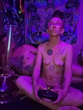 Stonermama666420 online show from June 18, 2026, 3:40 am