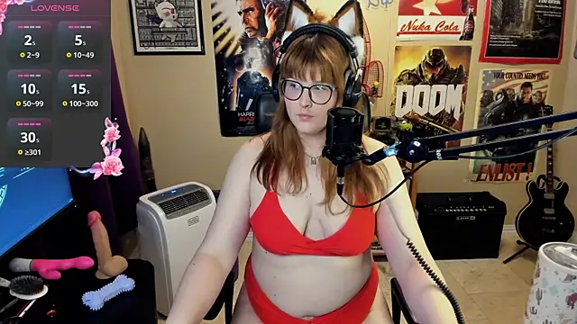 Snapshot of HannahCastle96 chatting on July 1, 2026, 2:46 am HannahCastle96 online show from July 1, 2026, 2:46 am
