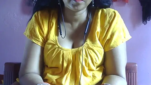 Snapshot of Suhana-sapna chatting on June 6, 2026, 4:17 am Suhana-sapna online show from June 6, 2026, 4:17 am