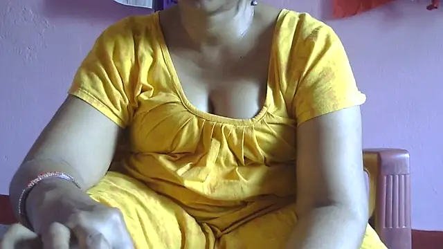 Snapshot of Suhana-sapna chatting on June 18, 2026, 9:14 am Suhana-sapna online show from June 18, 2026, 9:14 am