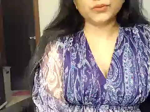 Snapshot of Hritvika chatting on March 3, 2025, 2:15 pm Hritvika online show from March 3, 2025, 2:15 pm