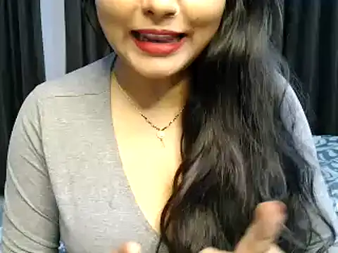 Snapshot of Hritvika chatting on December 17, 2025, 4:35 pm Hritvika online show from December 17, 2025, 4:35 pm