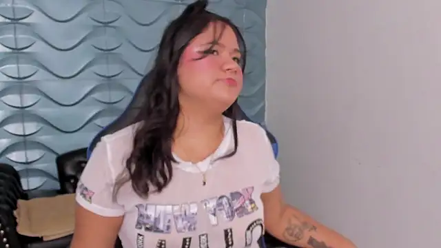 natasha adams22 online show from February 11, 2025, 1:20 am