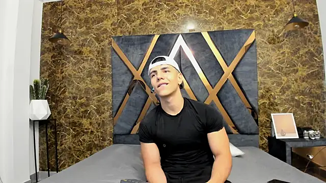 Snapshot of Flynn_Riider chatting on January 15, 2025, 11:32 am Flynn Riider online show from January 15, 2025, 11:32 am