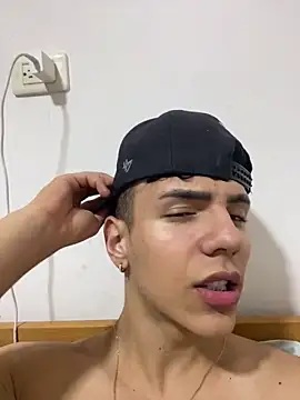 Snapshot of Flynn_Riider chatting on February 20, 2025, 3:01 am Flynn Riider online show from February 20, 2025, 3:01 am