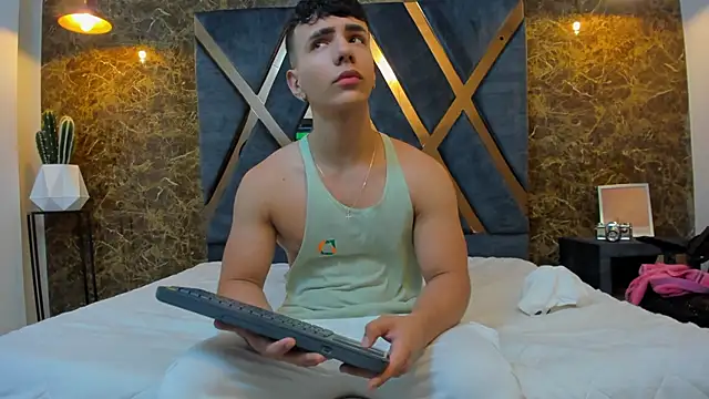 Snapshot of Flynn_Riider chatting on February 26, 2025, 11:30 am Flynn Riider online show from February 26, 2025, 11:30 am