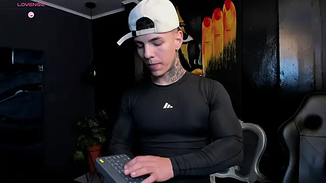 Snapshot of Flynn_Riider chatting on September 24, 2025, 11:24 am Flynn Riider online show from September 24, 2025, 11:24 am