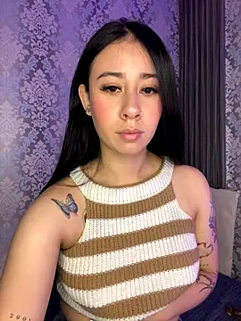 Snapshot of Zoee_t chatting on November 3, 2025, 3:41 am Zoee t online show from November 3, 2025, 3:41 am