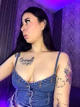 Snapshot of Zoee_t chatting on November 14, 2025, 4:00 am Zoee t online show from November 14, 2025, 4:00 am