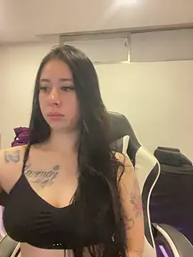 Snapshot of Zoee_t chatting on May 16, 2026, 3:36 am Zoee t online show from May 16, 2026, 3:36 am