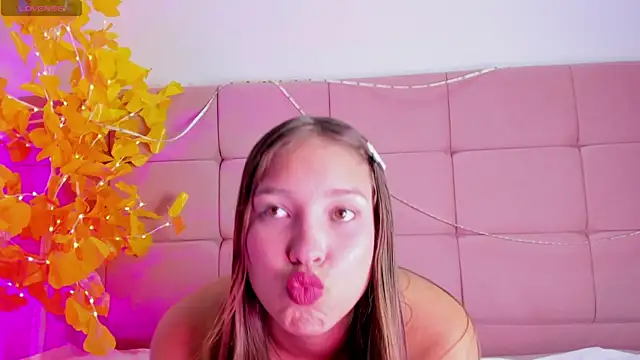 HaleyAmaya online show from March 31, 2026, 11:49 pm