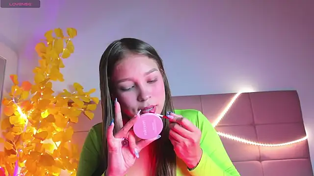 Snapshot of HaleyAmaya chatting on May 12, 2026, 12:52 am HaleyAmaya online show from May 12, 2026, 12:52 am