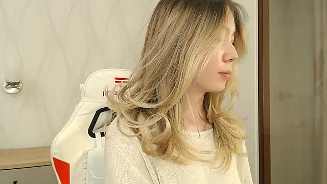 Babby Rabbit online show from October 15, 2025, 4:51 pm