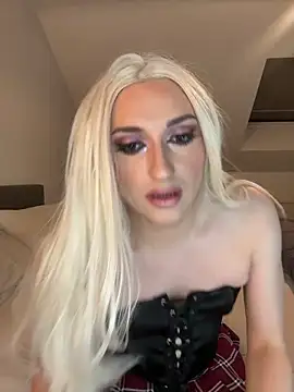 littlebambi26 online show from May 1, 2026, 11:42 pm