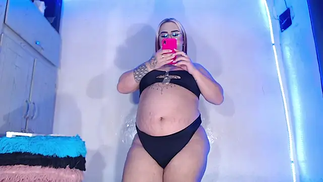 Snapshot of Dulce_smith_1 chatting on March 2, 2025, 6:48 am Dulce smith 1 online show from March 2, 2025, 6:48 am