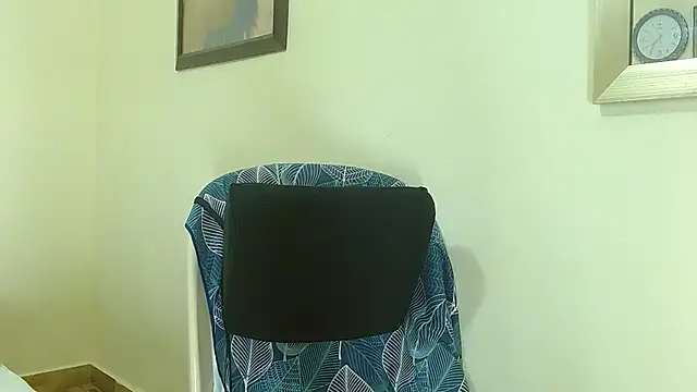 katerineleon online show from October 26, 2025, 9:21 pm