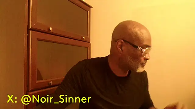 sinnernoir online show from April 24, 2026, 2:47 am