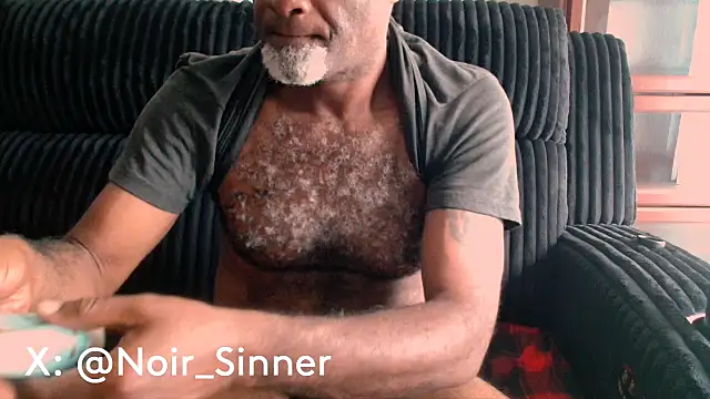 Snapshot of sinnernoir chatting on June 10, 2026, 12:48 pm sinnernoir online show from June 10, 2026, 12:48 pm