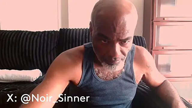 Snapshot of sinnernoir chatting on June 14, 2026, 5:26 pm sinnernoir online show from June 14, 2026, 5:26 pm