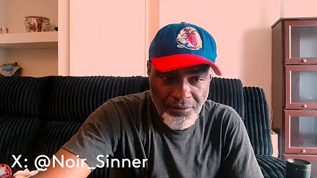 Snapshot of sinnernoir chatting on June 15, 2026, 5:37 pm sinnernoir online show from June 15, 2026, 5:37 pm