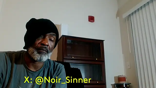 Snapshot of sinnernoir chatting on July 26, 2026, 6:21 am sinnernoir online show from July 26, 2026, 6:21 am