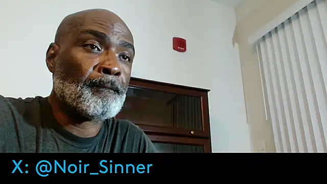 Snapshot of sinnernoir chatting on July 28, 2026, 2:51 am sinnernoir online show from July 28, 2026, 2:51 am