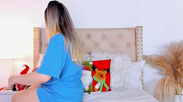 Snapshot of marilynrossy chatting on December 12, 2024, 1:43 am marilynrossy online show from December 12, 2024, 1:43 am