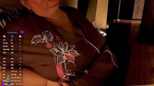 Snapshot of SexxyDreams1 chatting on January 6, 2025, 6:58 am SexxyDreams1 online show from January 6, 2025, 6:58 am