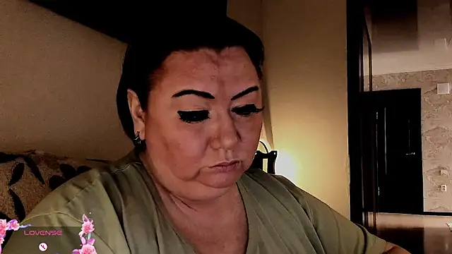 Snapshot of SexxyDreams1 chatting on October 8, 2025, 5:38 am SexxyDreams1 online show from October 8, 2025, 5:38 am