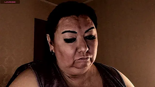 SexxyDreams1 online show from February 1, 2026, 4:00 am