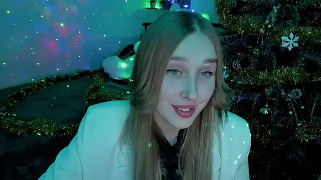 Snapshot of LinaTruly chatting on December 28, 2024, 8:04 pm LinaTruly online show from December 28, 2024, 8:04 pm