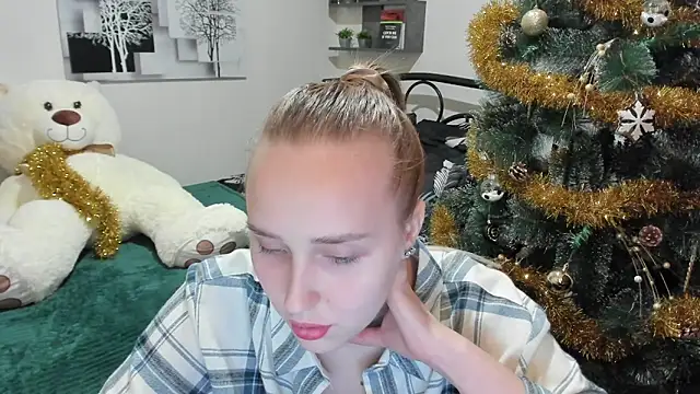 Snapshot of LinaTruly chatting on January 14, 2025, 8:15 pm LinaTruly online show from January 14, 2025, 8:15 pm