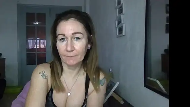 TamaraSweetxo online show from March 11, 2026, 9:15 am