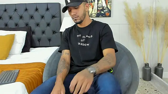 Robin Rief online show from February 28, 2025, 3:26 am